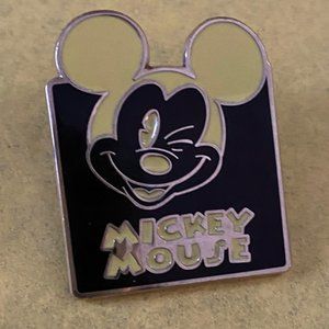 Walt Disney World "Mickey Expressions" pin (2013)